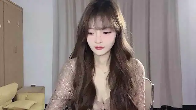 Snapshot of Annnnqi-77 chatting on 02-24-25, 08:38 Annnnqi-77 online show from 02-24-25, 08:38