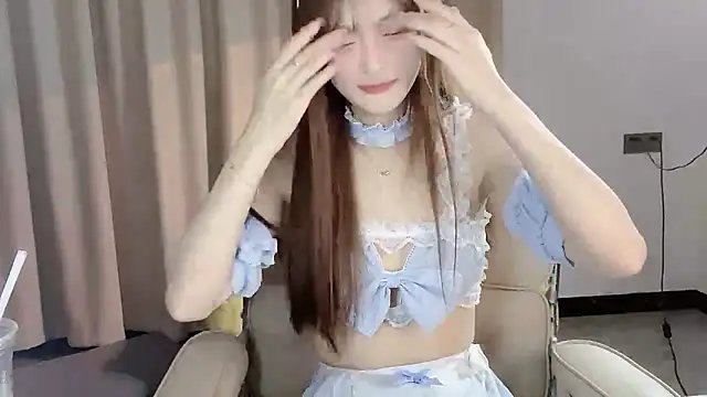 Snapshot of Annnnqi-77 chatting on 03-19-25, 10:22 Annnnqi-77 online show from 03-19-25, 10:22