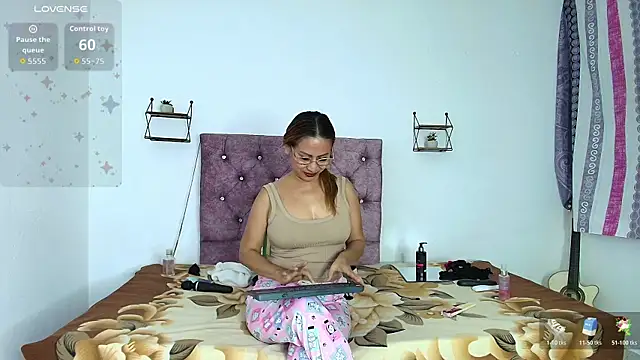 Rousemilf4u online show from 06-15-26, 09:22