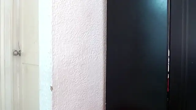 Snapshot of EngelCristaly chatting on 02-28-25, 08:50 EngelCristaly online show from 02-28-25, 08:50