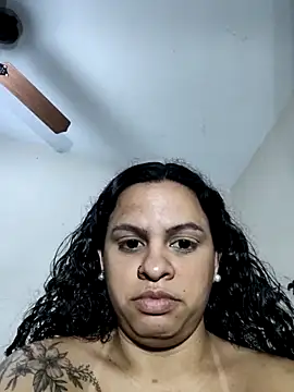 analaura32 online show from 11-19-25, 05:24