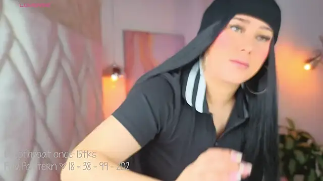 Snapshot of Leaa_Cox chatting on 11-15-25, 03:15 Leaa Cox online show from 11-15-25, 03:15