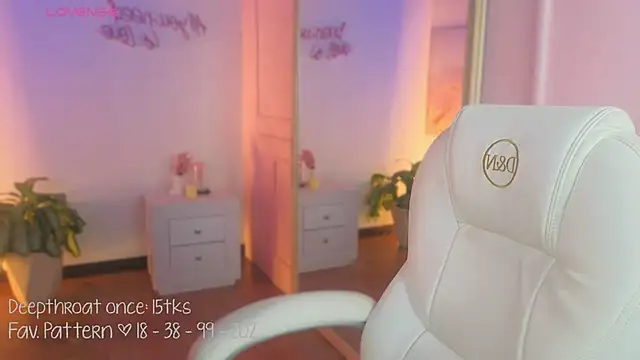 Leaa Cox online show from 04-27-26, 07:56