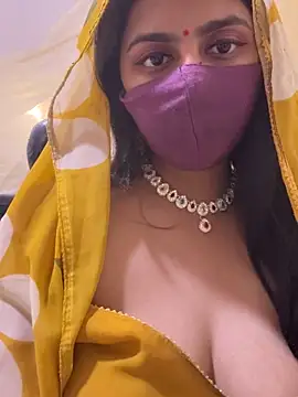 Snapshot of Dishasarmaa05 chatting on 11-18-25, 04:00 Dishasarmaa05 online show from 11-18-25, 04:00