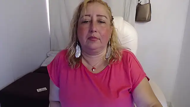 Snapshot of Mature_2025 chatting on 09-29-25, 05:18 Mature 2025 online show from 09-29-25, 05:18
