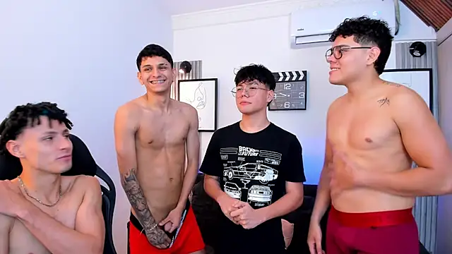 Snapshot of Fun_BoysW chatting on 10-21-25, 08:20 Fun BoysW online show from 10-21-25, 08:20