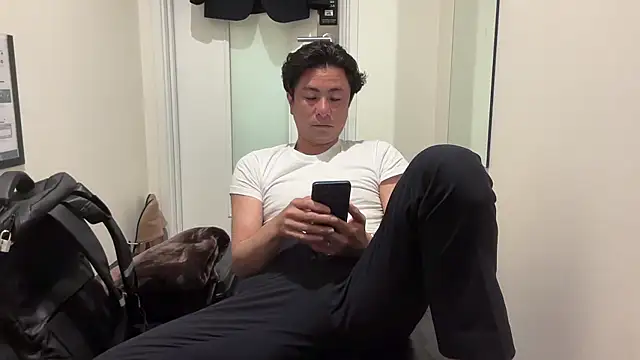Snapshot of masato1115aa chatting on 05-15-26, 11:50 masato1115aa online show from 05-15-26, 11:50