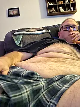 Snapshot of Smallone327 chatting on 03-22-25, 04:35 Smallone327 online show from 03-22-25, 04:35