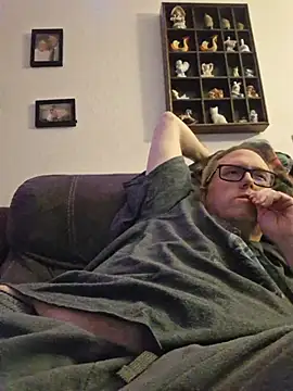 Snapshot of Smallone327 chatting on 02-15-26, 05:37 Smallone327 online show from 02-15-26, 05:37