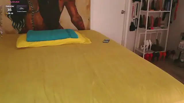 Snapshot of Queenanitadix chatting on 03-22-25, 10:37 Queenanitadix online show from 03-22-25, 10:37