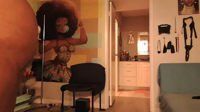 Snapshot of Queenanitadix chatting on 09-28-25, 05:02 Queenanitadix online show from 09-28-25, 05:02