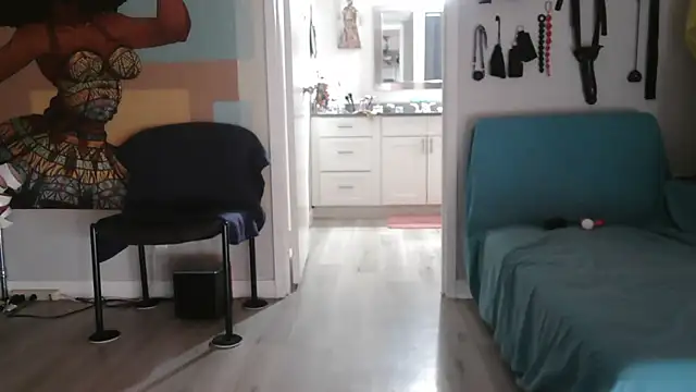 Snapshot of Queenanitadix chatting on 10-16-25, 11:39 Queenanitadix online show from 10-16-25, 11:39