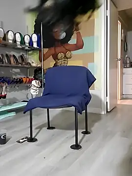 Snapshot of Queenanitadix chatting on 11-18-25, 08:57 Queenanitadix online show from 11-18-25, 08:57