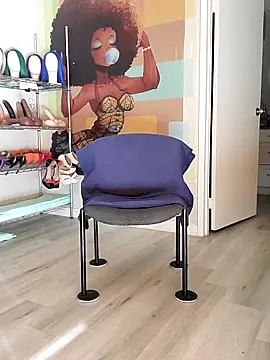 Snapshot of Queenanitadix chatting on 11-28-25, 09:28 Queenanitadix online show from 11-28-25, 09:28