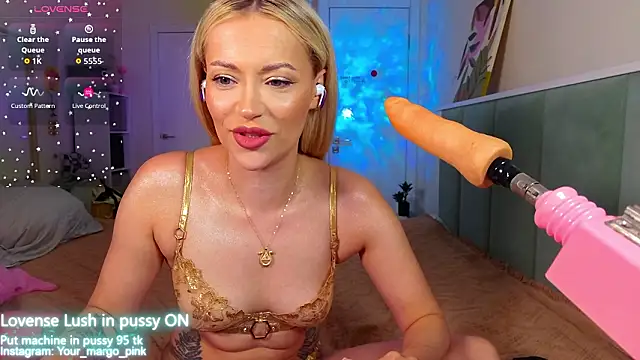 Snapshot of Margony chatting on 03-23-26, 12:53 Margony online show from 03-23-26, 12:53