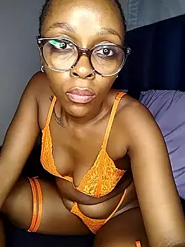 xxTatiannaxx online show from 05-05-26, 10:07