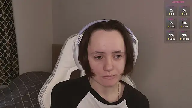 Luna Loveee online show from 04-07-26, 04:02