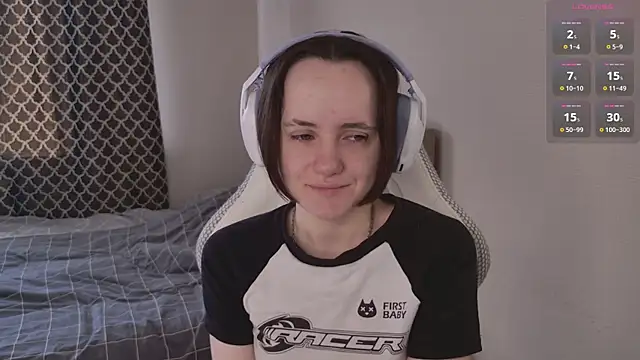 Luna Loveee online show from 04-17-26, 05:10