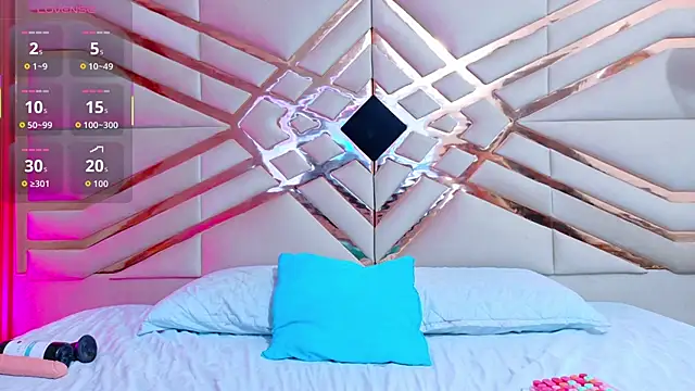 innocenthazel online show from 10-15-25, 11:49