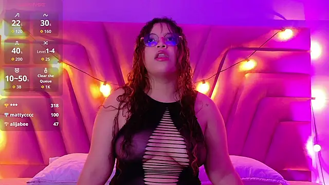 innocenthazel online show from 10-25-25, 02:52