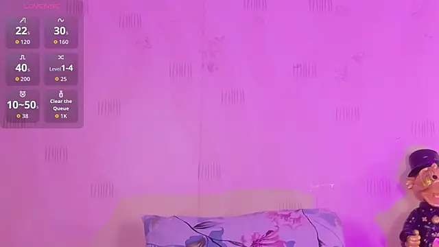 Snapshot of innocenthazel chatting on 02-18-26, 02:40 innocenthazel online show from 02-18-26, 02:40