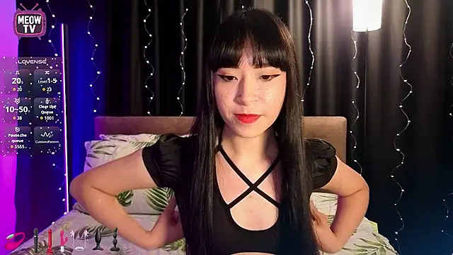 miyakimi0101 online show from 06-11-26, 11:47