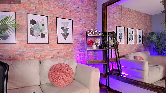 Snapshot of Lucia_Brown_ chatting on 10-06-25, 05:21 Lucia Brown online show from 10-06-25, 05:21