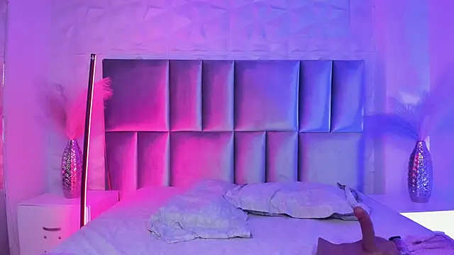 Selene bennet online show from 04-11-26, 07:45