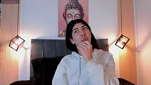 Cassie bloom online show from 11-09-25, 08:07