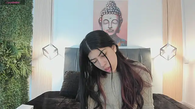 Cassie bloom online show from 12-15-25, 08:02