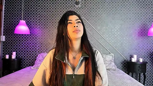 Cassie bloom online show from 05-13-26, 03:37