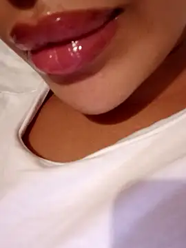 Sexlove1xo online show from 09-27-25, 02:33