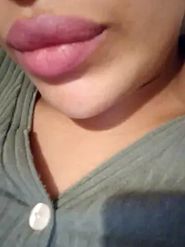 Sexlove1xo online show from 10-05-25, 08:40