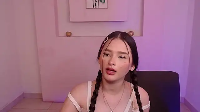 JasmineBella0 online show from 03-09-25, 12:42