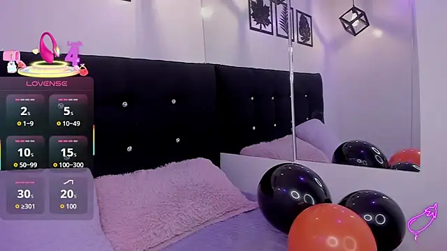 Snapshot of Anniie__Evans chatting on 10-22-25, 04:24 Anniie Evans online show from 10-22-25, 04:24