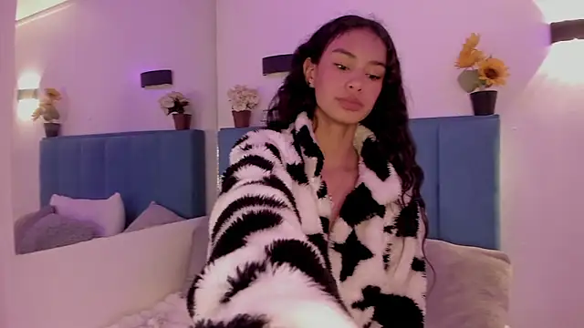 Snapshot of Anniie__Evans chatting on 01-05-26, 06:00 Anniie Evans online show from 01-05-26, 06:00