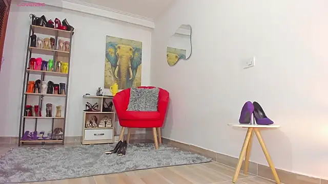 Snapshot of Camillevegas chatting on 11-11-25, 10:54 Camillevegas online show from 11-11-25, 10:54