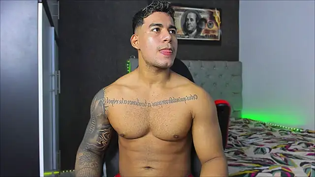 Snapshot of luigi_hot_ chatting on 10-04-25, 03:04 luigi hot online show from 10-04-25, 03:04