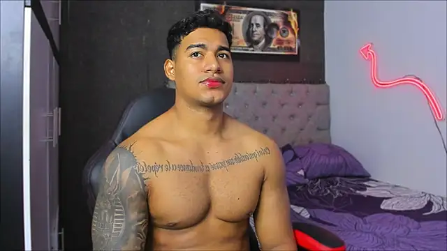 Snapshot of luigi_hot_ chatting on 01-09-26, 11:17 luigi hot online show from 01-09-26, 11:17