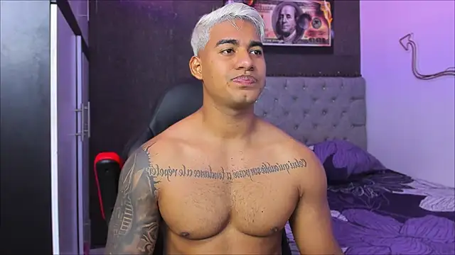 Snapshot of luigi_hot_ chatting on 01-17-26, 03:55 luigi hot online show from 01-17-26, 03:55