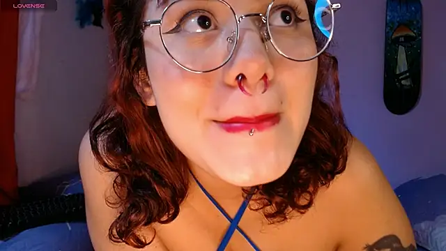 Snapshot of Maddy_Jhonsson chatting on 09-26-25, 10:25 Maddy Jhonsson online show from 09-26-25, 10:25