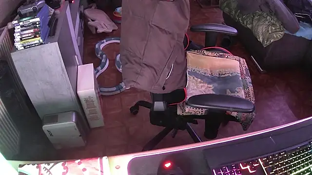 Snapshot of DerGeileLoveboy chatting on 11-29-25, 04:21 DerGeileLoveboy online show from 11-29-25, 04:21