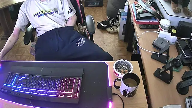 Snapshot of DerGeileLoveboy chatting on 03-29-26, 08:25 DerGeileLoveboy online show from 03-29-26, 08:25