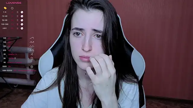 Snapshot of reaiss chatting on 03-12-26, 02:18 reaiss online show from 03-12-26, 02:18