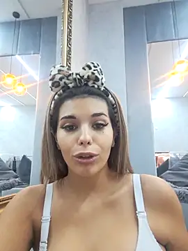 Bella Posh online show from 10-07-25, 04:53