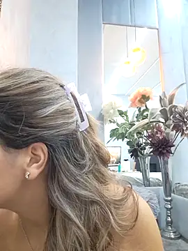 Bella Posh online show from 10-18-25, 05:10