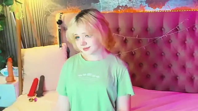 EmilyAngells online show from 05-27-26, 06:32