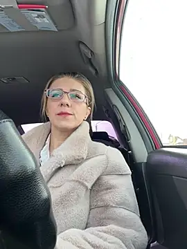 Snapshot of Lusi_Luxary chatting on 03-09-25, 05:00 Lusi Luxary online show from 03-09-25, 05:00