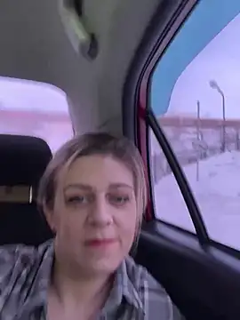 Snapshot of Lusi_Luxary chatting on 03-09-25, 10:19 Lusi Luxary online show from 03-09-25, 10:19