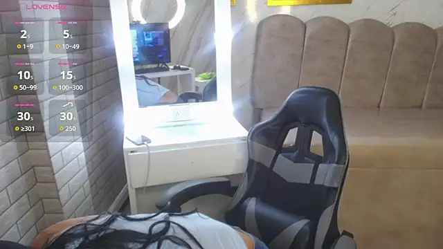 Isabella Collen v online show from 01-05-26, 08:12